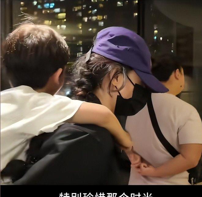 岁小儿子变挂件撒娇太粘人生父至今成迷PG麻将胡了张柏芝晒母亲节vlog6(图4)