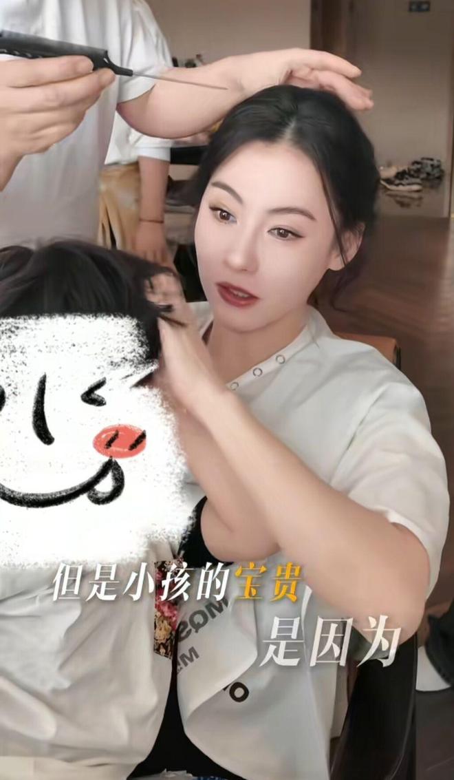 岁小儿子变挂件撒娇太粘人生父至今成迷PG麻将胡了张柏芝晒母亲节vlog6(图20)