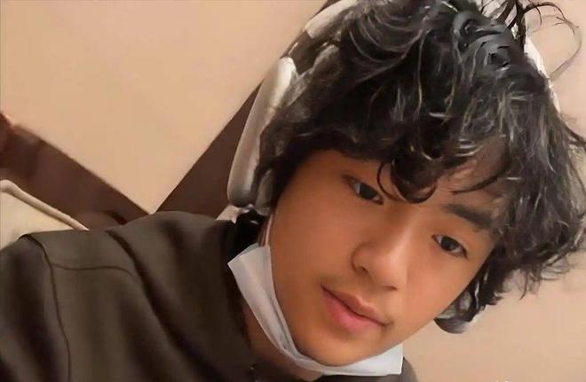 岁小儿子变挂件撒娇太粘人生父至今成迷PG麻将胡了张柏芝晒母亲节vlog6(图23)