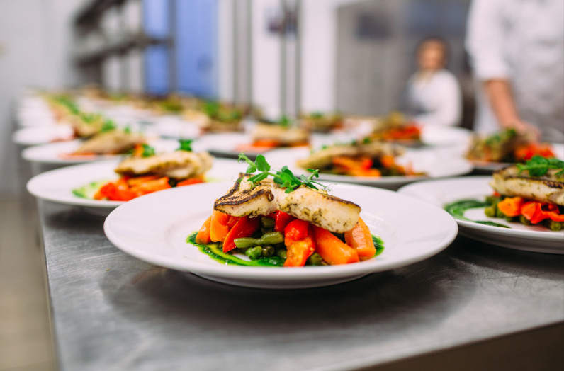 村拌饭部分门店试点卖轻食能量碗麻将胡了试玩平台209元起！米(图2)